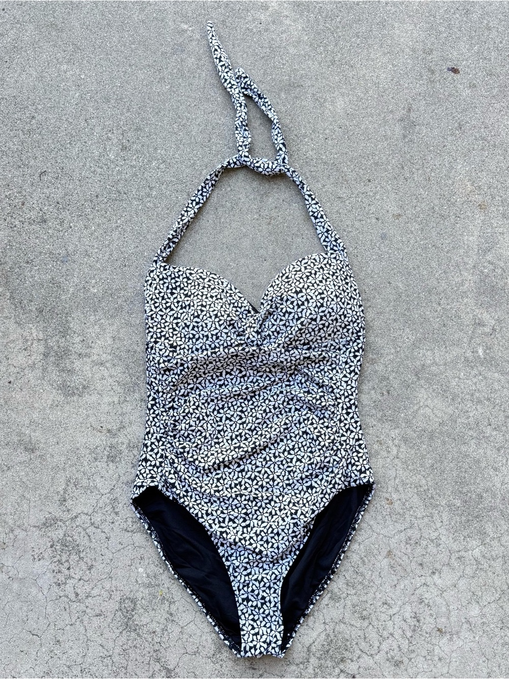 Niptuck one piece swimsuit size 10 preloved summer swim beach pool vacation
